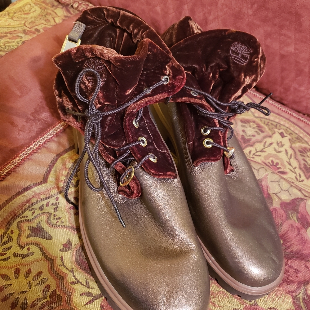 TIMBERLAND  BOOTS/ PREOWNED